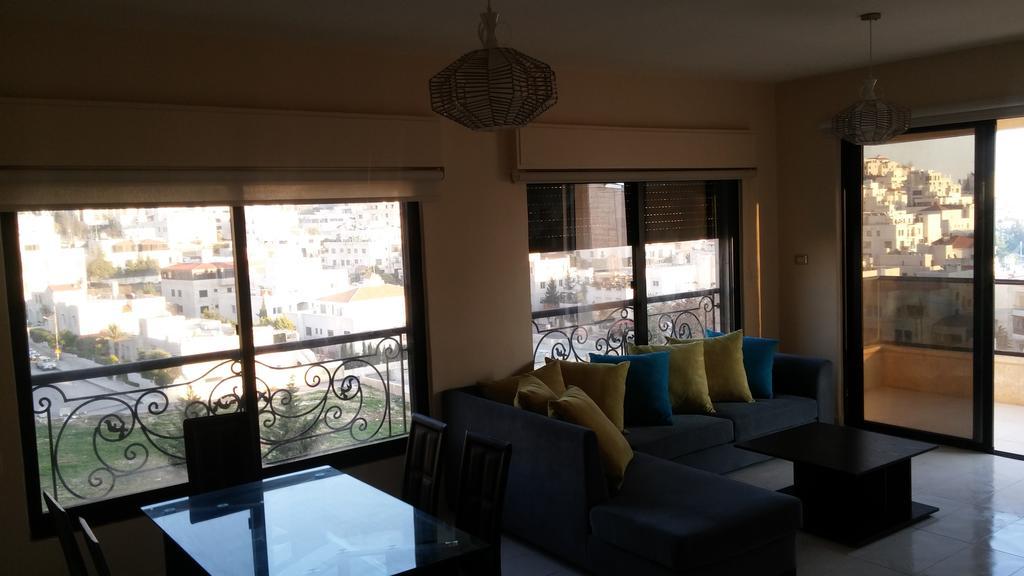 Cozy Dair Ghbar Apartment Ammán Kültér fotó