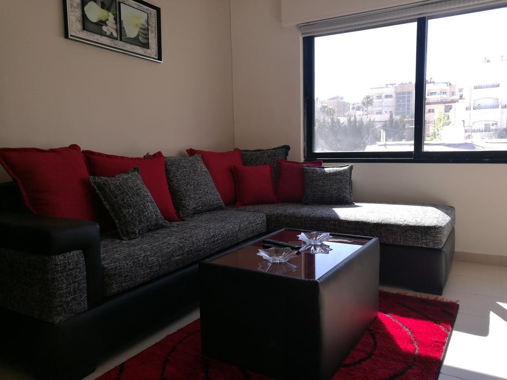 Cozy Dair Ghbar Apartment Ammán Kültér fotó